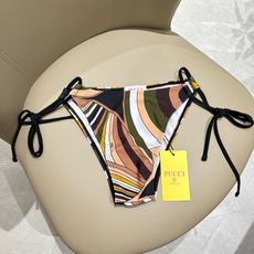 Pucci新款比基尼➕纱裙 时尚潮流款 😍🥰适合多种场景的游泳衣🏊♀️海边 游泳池 温泉 水上乐园 漂 Pucci新款比基尼➕纱裙 时尚潮流款 😍🥰适合多种场景的游泳衣🏊♀️海边 游泳池 温泉 水上乐园 漂