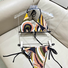 Pucci新款比基尼➕纱裙 时尚潮流款 😍🥰适合多种场景的游泳衣🏊♀️海边 游泳池 温泉 水上乐园 漂 Pucci新款比基尼➕纱裙 时尚潮流款 😍🥰适合多种场景的游泳衣🏊♀️海边 游泳池 温泉 水上乐园 漂