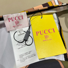 Pucci新款比基尼➕纱裙 时尚潮流款 😍🥰适合多种场景的游泳衣🏊♀️海边 游泳池 温泉 水上乐园 漂 Pucci新款比基尼➕纱裙 时尚潮流款 😍🥰适合多种场景的游泳衣🏊♀️海边 游泳池 温泉 水上乐园 漂