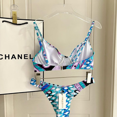 Pucci新款比基尼😍🥰适合多种场景的游泳衣🏊♀️海边 游泳池 温泉 水上乐园 漂流都可以😌内搭也完全 Pucci新款比基尼😍🥰适合多种场景的游泳衣🏊♀️海边 游泳池 温泉 水上乐园 漂流都可以😌内搭也完全