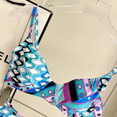 Pucci新款比基尼😍🥰适合多种场景的游泳衣🏊♀️海边 游泳池 温泉 水上乐园 漂流都可以😌内搭也完全 Pucci新款比基尼😍🥰适合多种场景的游泳衣🏊♀️海边 游泳池 温泉 水上乐园 漂流都可以😌内搭也完全