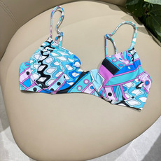 Pucci新款比基尼😍🥰适合多种场景的游泳衣🏊♀️海边 游泳池 温泉 水上乐园 漂流都可以😌内搭也完全 Pucci新款比基尼😍🥰适合多种场景的游泳衣🏊♀️海边 游泳池 温泉 水上乐园 漂流都可以😌内搭也完全