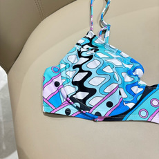 Pucci新款比基尼😍🥰适合多种场景的游泳衣🏊♀️海边 游泳池 温泉 水上乐园 漂流都可以😌内搭也完全 Pucci新款比基尼😍🥰适合多种场景的游泳衣🏊♀️海边 游泳池 温泉 水上乐园 漂流都可以😌内搭也完全