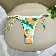 Casablanca专柜新款分体比基尼 😍🥰适合多种场景的游泳衣🏊♀️海边 游泳池 温泉 水上乐园 漂 Casablanca专柜新款分体比基尼 😍🥰适合多种场景的游泳衣🏊♀️海边 游泳池 温泉 水上乐园 漂