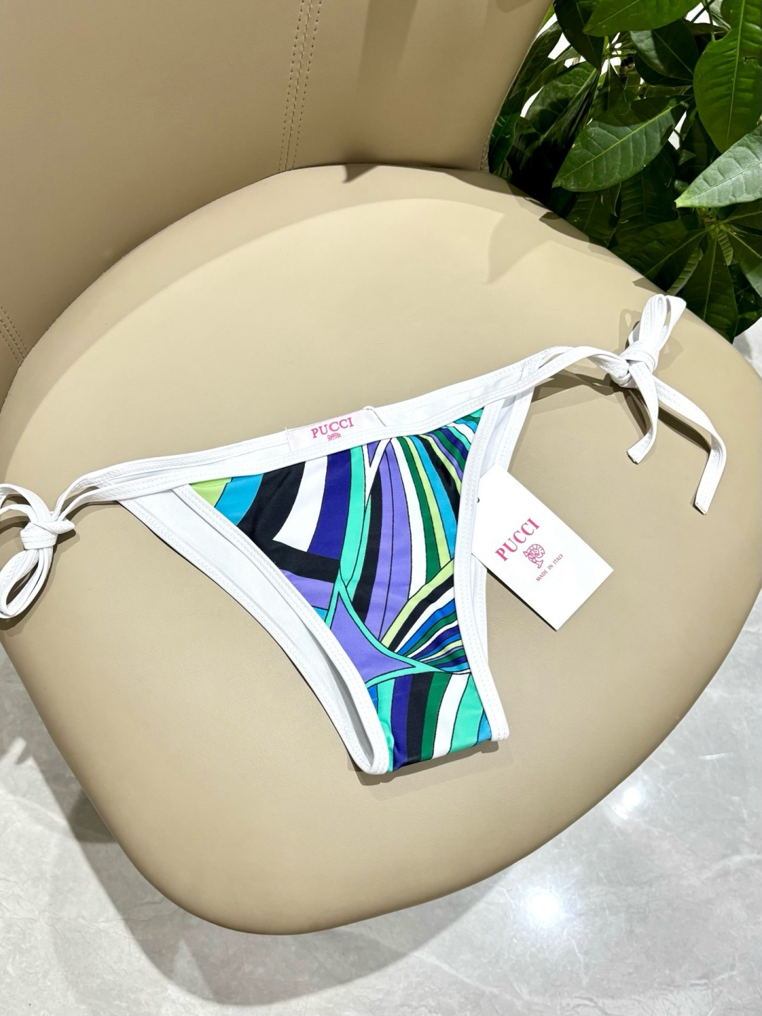Pucci新款比基尼😍🥰适合多种场景的游泳衣🏊‍♀️海边 游泳池 温泉 水上乐园 漂流都可以😌内搭也完全