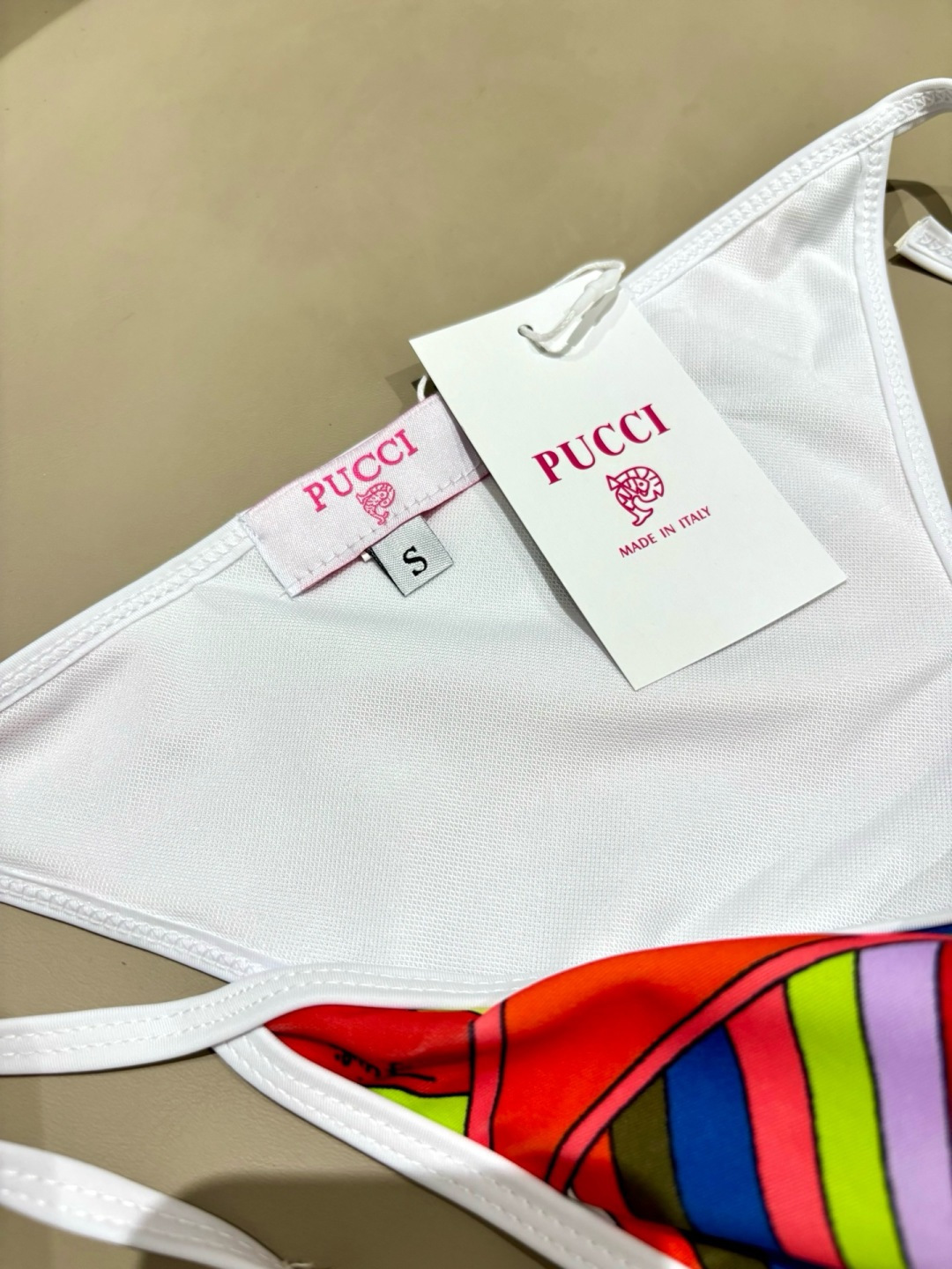 Pucci新款比基尼😍🥰适合多种场景的游泳衣🏊‍♀️海边 游泳池 温泉 水上乐园 漂流都可以😌内搭也完全