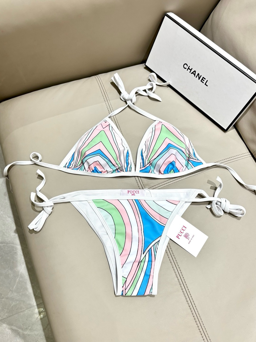 Pucci新款比基尼😍🥰适合多种场景的游泳衣🏊‍♀️海边 游泳池 温泉 水上乐园 漂流都可以😌内搭也完全