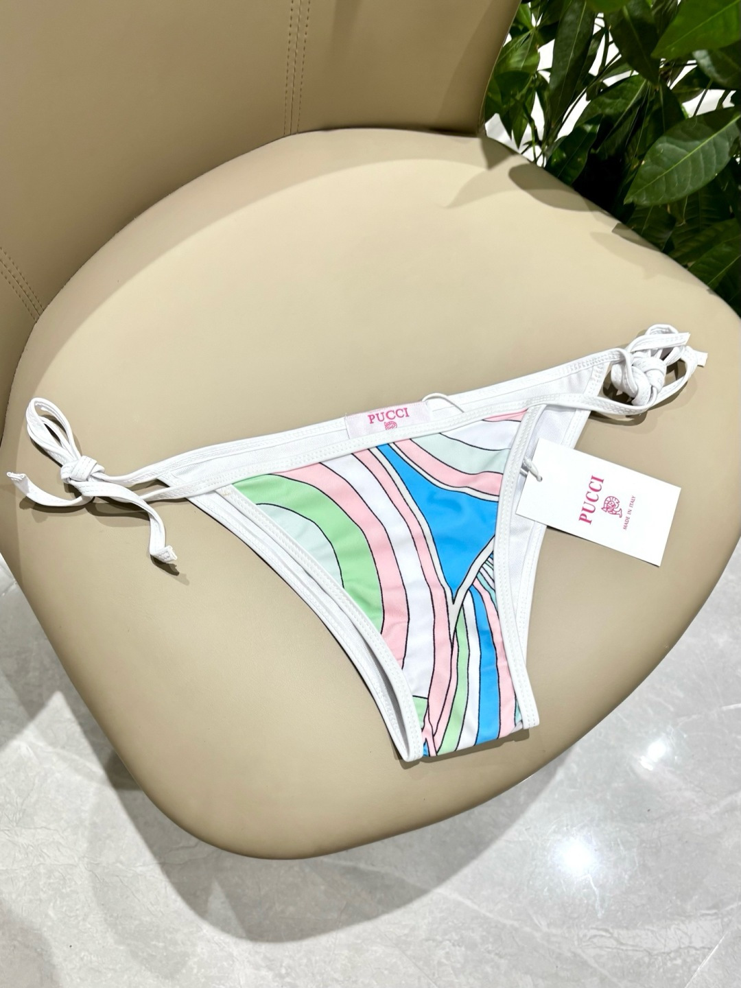 Pucci新款比基尼😍🥰适合多种场景的游泳衣🏊‍♀️海边 游泳池 温泉 水上乐园 漂流都可以😌内搭也完全