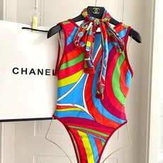 Pucci新款连体😍🥰适合多种场景的游泳衣🏊♀️海边 游泳池 温泉 水上乐园 漂流都可以😌内搭也完全可 Pucci新款连体😍🥰适合多种场景的游泳衣🏊♀️海边 游泳池 温泉 水上乐园 漂流都可以😌内搭也完全可