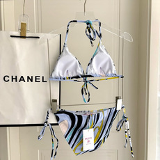 Pucci新款比基尼😍🥰适合多种场景的游泳衣🏊♀️海边 游泳池 温泉 水上乐园 漂流都可以😌内搭也完全 Pucci新款比基尼😍🥰适合多种场景的游泳衣🏊♀️海边 游泳池 温泉 水上乐园 漂流都可以😌内搭也完全