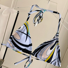 Pucci新款比基尼😍🥰适合多种场景的游泳衣🏊♀️海边 游泳池 温泉 水上乐园 漂流都可以😌内搭也完全 Pucci新款比基尼😍🥰适合多种场景的游泳衣🏊♀️海边 游泳池 温泉 水上乐园 漂流都可以😌内搭也完全