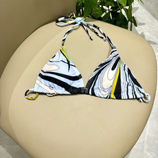 Pucci新款比基尼😍🥰适合多种场景的游泳衣🏊♀️海边 游泳池 温泉 水上乐园 漂流都可以😌内搭也完全 Pucci新款比基尼😍🥰适合多种场景的游泳衣🏊♀️海边 游泳池 温泉 水上乐园 漂流都可以😌内搭也完全