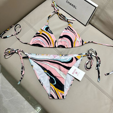 Pucci新款比基尼😍🥰适合多种场景的游泳衣🏊♀️海边 游泳池 温泉 水上乐园 漂流都可以😌内搭也完全 Pucci新款比基尼😍🥰适合多种场景的游泳衣🏊♀️海边 游泳池 温泉 水上乐园 漂流都可以😌内搭也完全