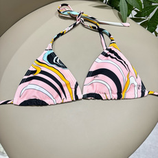 Pucci新款比基尼😍🥰适合多种场景的游泳衣🏊♀️海边 游泳池 温泉 水上乐园 漂流都可以😌内搭也完全 Pucci新款比基尼😍🥰适合多种场景的游泳衣🏊♀️海边 游泳池 温泉 水上乐园 漂流都可以😌内搭也完全