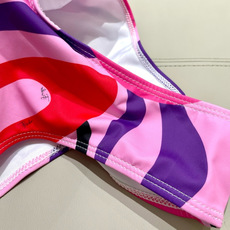 Pucci新款连体😍🥰适合多种场景的游泳衣🏊♀️海边 游泳池 温泉 水上乐园 漂流都可以😌内搭也完全可 Pucci新款连体😍🥰适合多种场景的游泳衣🏊♀️海边 游泳池 温泉 水上乐园 漂流都可以😌内搭也完全可