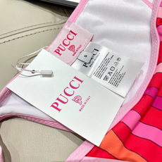 Pucci新款比基尼😍🥰适合多种场景的游泳衣🏊♀️海边 游泳池 温泉 水上乐园 漂流都可以😌内搭也完全 Pucci新款比基尼😍🥰适合多种场景的游泳衣🏊♀️海边 游泳池 温泉 水上乐园 漂流都可以😌内搭也完全