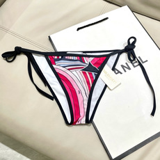 Pucci新款比基尼😍🥰适合多种场景的游泳衣🏊♀️海边 游泳池 温泉 水上乐园 漂流都可以😌内搭也完全 Pucci新款比基尼😍🥰适合多种场景的游泳衣🏊♀️海边 游泳池 温泉 水上乐园 漂流都可以😌内搭也完全
