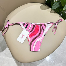 Pucci新款比基尼😍🥰适合多种场景的游泳衣🏊♀️海边 游泳池 温泉 水上乐园 漂流都可以😌内搭也完全 Pucci新款比基尼😍🥰适合多种场景的游泳衣🏊♀️海边 游泳池 温泉 水上乐园 漂流都可以😌内搭也完全
