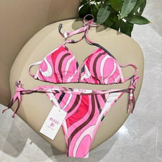 Pucci新款比基尼😍🥰适合多种场景的游泳衣🏊♀️海边 游泳池 温泉 水上乐园 漂流都可以😌内搭也完全 Pucci新款比基尼😍🥰适合多种场景的游泳衣🏊♀️海边 游泳池 温泉 水上乐园 漂流都可以😌内搭也完全
