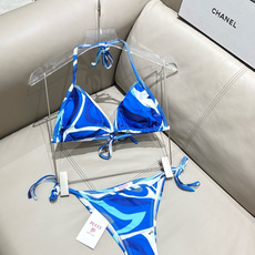 Pucci新款比基尼😍🥰适合多种场景的游泳衣🏊♀️海边 游泳池 温泉 水上乐园 漂流都可以😌内搭也完全 Pucci新款比基尼😍🥰适合多种场景的游泳衣🏊♀️海边 游泳池 温泉 水上乐园 漂流都可以😌内搭也完全