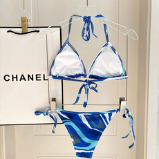 Pucci新款比基尼😍🥰适合多种场景的游泳衣🏊♀️海边 游泳池 温泉 水上乐园 漂流都可以😌内搭也完全 Pucci新款比基尼😍🥰适合多种场景的游泳衣🏊♀️海边 游泳池 温泉 水上乐园 漂流都可以😌内搭也完全