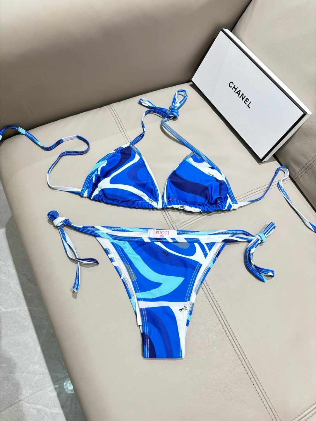 Pucci新款比基尼😍🥰适合多种场景的游泳衣🏊♀️海边 游泳池 温泉 水上乐园 漂流都可以😌内搭也完全 Pucci新款比基尼😍🥰适合多种场景的游泳衣🏊♀️海边 游泳池 温泉 水上乐园 漂流都可以😌内搭也完全