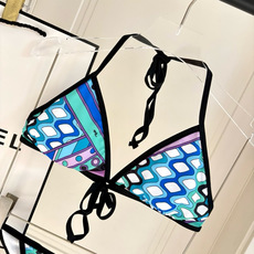 Pucci新款比基尼😍🥰适合多种场景的游泳衣🏊♀️海边 游泳池 温泉 水上乐园 漂流都可以😌内搭也完全 Pucci新款比基尼😍🥰适合多种场景的游泳衣🏊♀️海边 游泳池 温泉 水上乐园 漂流都可以😌内搭也完全
