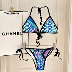 Pucci新款比基尼😍🥰适合多种场景的游泳衣🏊♀️海边 游泳池 温泉 水上乐园 漂流都可以😌内搭也完全 Pucci新款比基尼😍🥰适合多种场景的游泳衣🏊♀️海边 游泳池 温泉 水上乐园 漂流都可以😌内搭也完全