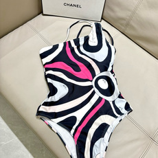 Pucci新款连体😍🥰适合多种场景的游泳衣🏊♀️海边 游泳池 温泉 水上乐园 漂流都可以😌内搭也完全可 Pucci新款连体😍🥰适合多种场景的游泳衣🏊♀️海边 游泳池 温泉 水上乐园 漂流都可以😌内搭也完全可