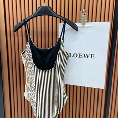 罗意威新款泳衣 定制对吧版五金 😍🥰适合多种场景的游泳衣🏊♀️海边 游泳池 温泉 水上乐园 漂流都可 罗意威新款泳衣 定制对吧版五金 😍🥰适合多种场景的游泳衣🏊♀️海边 游泳池 温泉 水上乐园 漂流都可