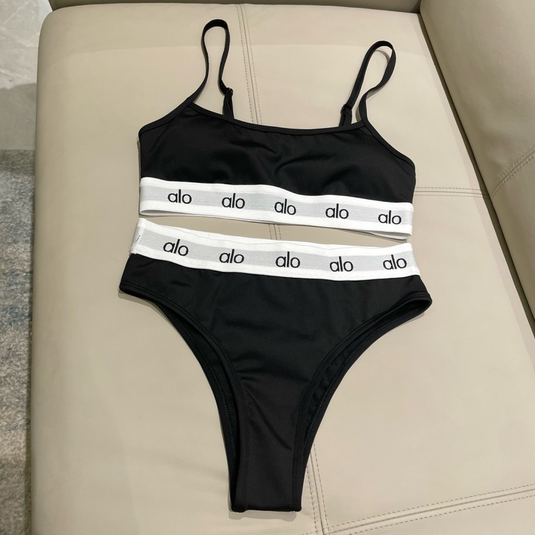 ALO专柜新款分体泳衣😍🥰适合多种场景的游泳衣🏊♀️海边 游泳池 温泉 水上乐园 漂流都可以😌内搭也完 ALO专柜新款分体泳衣😍🥰适合多种场景的游泳衣🏊♀️海边 游泳池 温泉 水上乐园 漂流都可以😌内搭也完