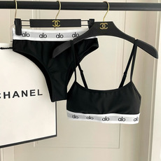 ALO专柜新款分体泳衣😍🥰适合多种场景的游泳衣🏊♀️海边 游泳池 温泉 水上乐园 漂流都可以😌内搭也完 ALO专柜新款分体泳衣😍🥰适合多种场景的游泳衣🏊♀️海边 游泳池 温泉 水上乐园 漂流都可以😌内搭也完