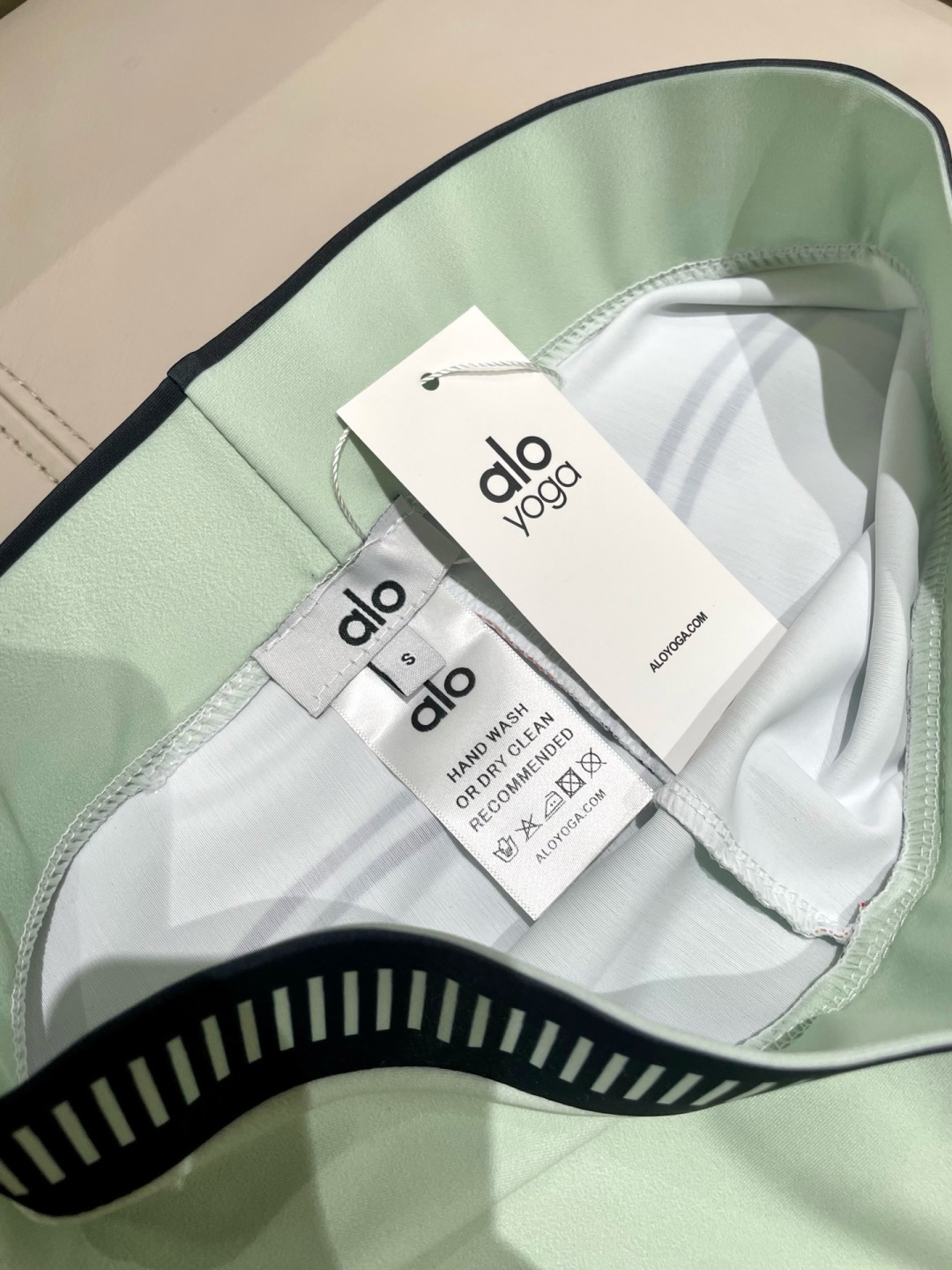 ALO新款高弹力健身长款瑜伽服运动套装~小背心➕修身提臀显瘦打底裤S M L Xl