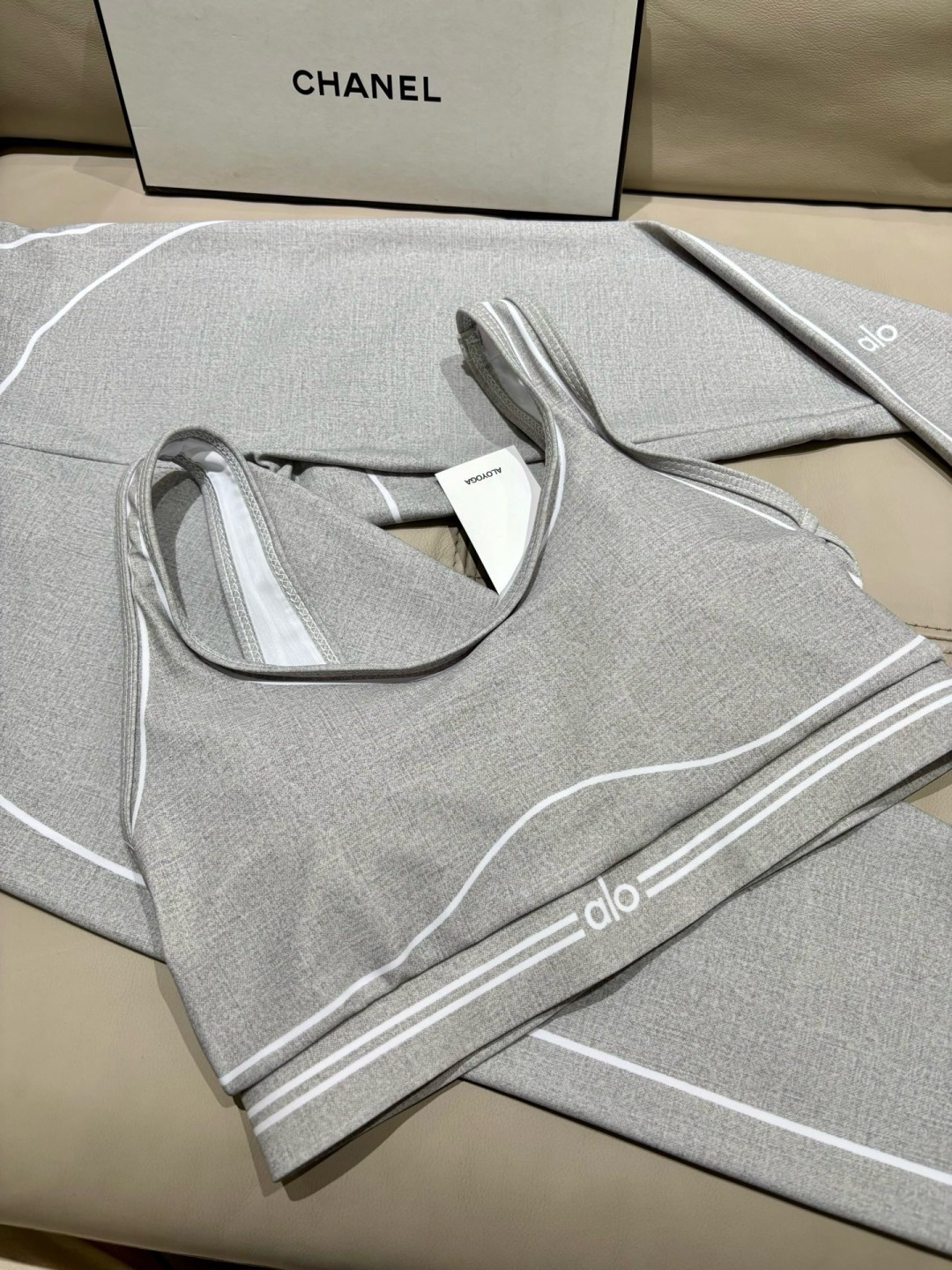 ALO新款高弹力健身长款瑜伽服运动套装~小背心➕修身提臀显瘦打底裤S M L Xl