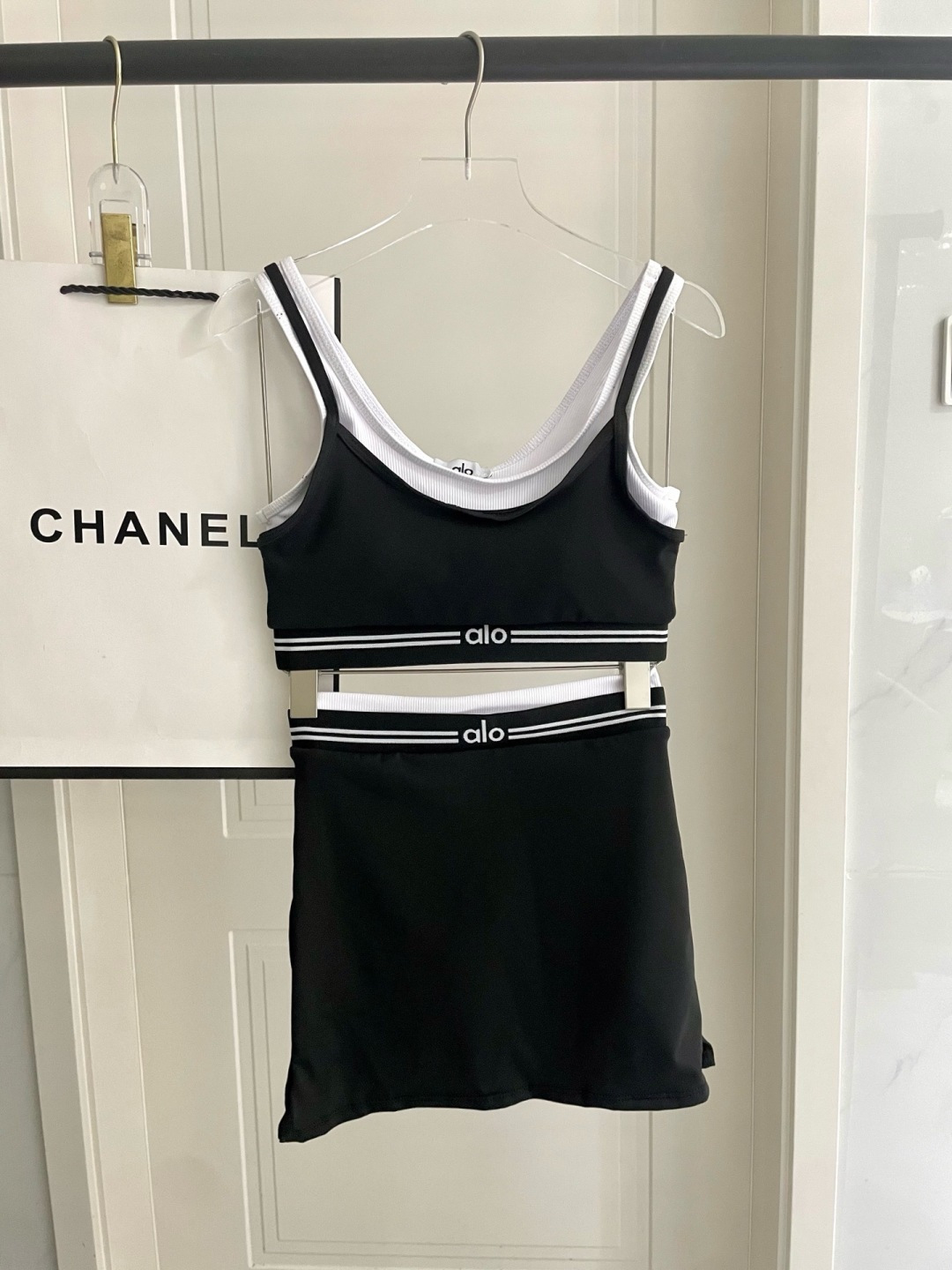 ALO新款高弹力健身短款瑜伽服运动套装~小背心➕修身提臀显瘦裤裙S M L Xl