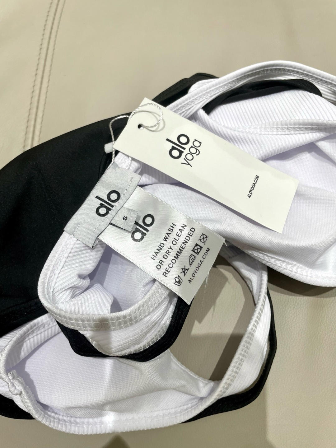 ALO新款高弹力健身短款瑜伽服运动套装~小背心➕修身提臀显瘦裤裙S M L Xl