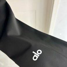 alo 2026开年好货!,随意对比!轻奢云感 真裸感!alo全场景运动瑜伽两件套装!双面Nulu云感面 alo 2026开年好货!,随意对比!轻奢云感 真裸感!alo全场景运动瑜伽两件套装!双面Nulu云感面