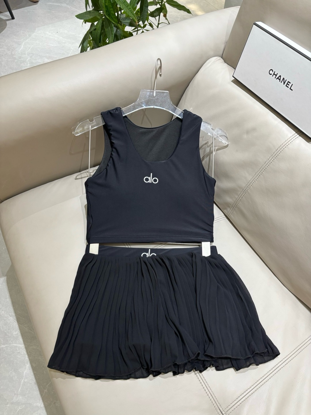 ALO新款高弹力健身短款瑜伽服运动套装~小背心➕修身提臀显瘦短裤裙S M L Xl
