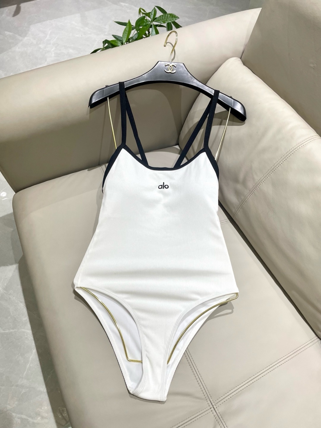 AlO新款连体😍🥰适合多种场景的游泳衣🏊‍♀️海边 游泳池 温泉 水上乐园 漂流都可以😌内搭也完全可以 
