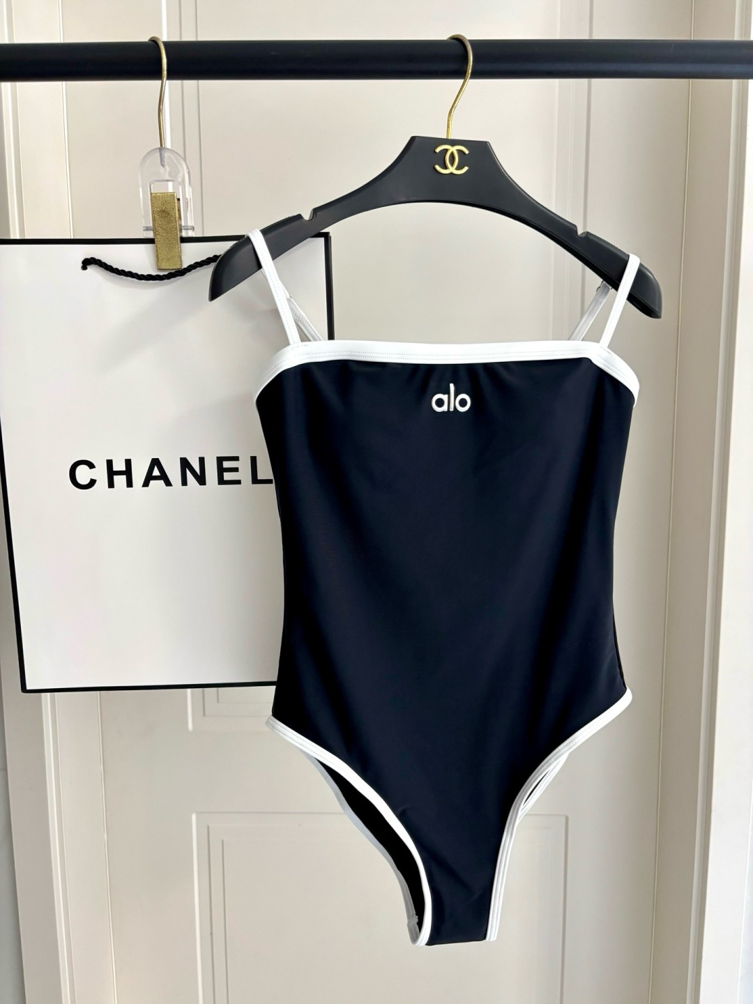 AlO新款连体😍🥰适合多种场景的游泳衣🏊♀️海边 游泳池 温泉 水上乐园 漂流都可以😌内搭也完全可以 AlO新款连体😍🥰适合多种场景的游泳衣🏊♀️海边 游泳池 温泉 水上乐园 漂流都可以😌内搭也完全可以