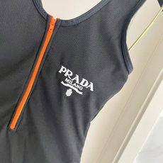 普拉达针织泳衣😍🥰适合多种场景的游泳衣🏊♀️海边 游泳池 温泉 水上乐园 漂流都可以😌内搭也完全可以 普拉达针织泳衣😍🥰适合多种场景的游泳衣🏊♀️海边 游泳池 温泉 水上乐园 漂流都可以😌内搭也完全可以
