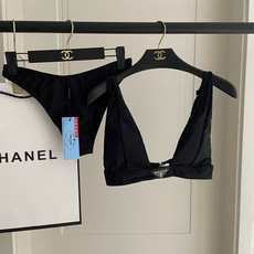 普拉达比基尼😍🥰适合多种场景的游泳衣🏊♀️海边 游泳池 温泉 水上乐园 漂流都可以😌内搭也完全可以 连 普拉达比基尼😍🥰适合多种场景的游泳衣🏊♀️海边 游泳池 温泉 水上乐园 漂流都可以😌内搭也完全可以 连