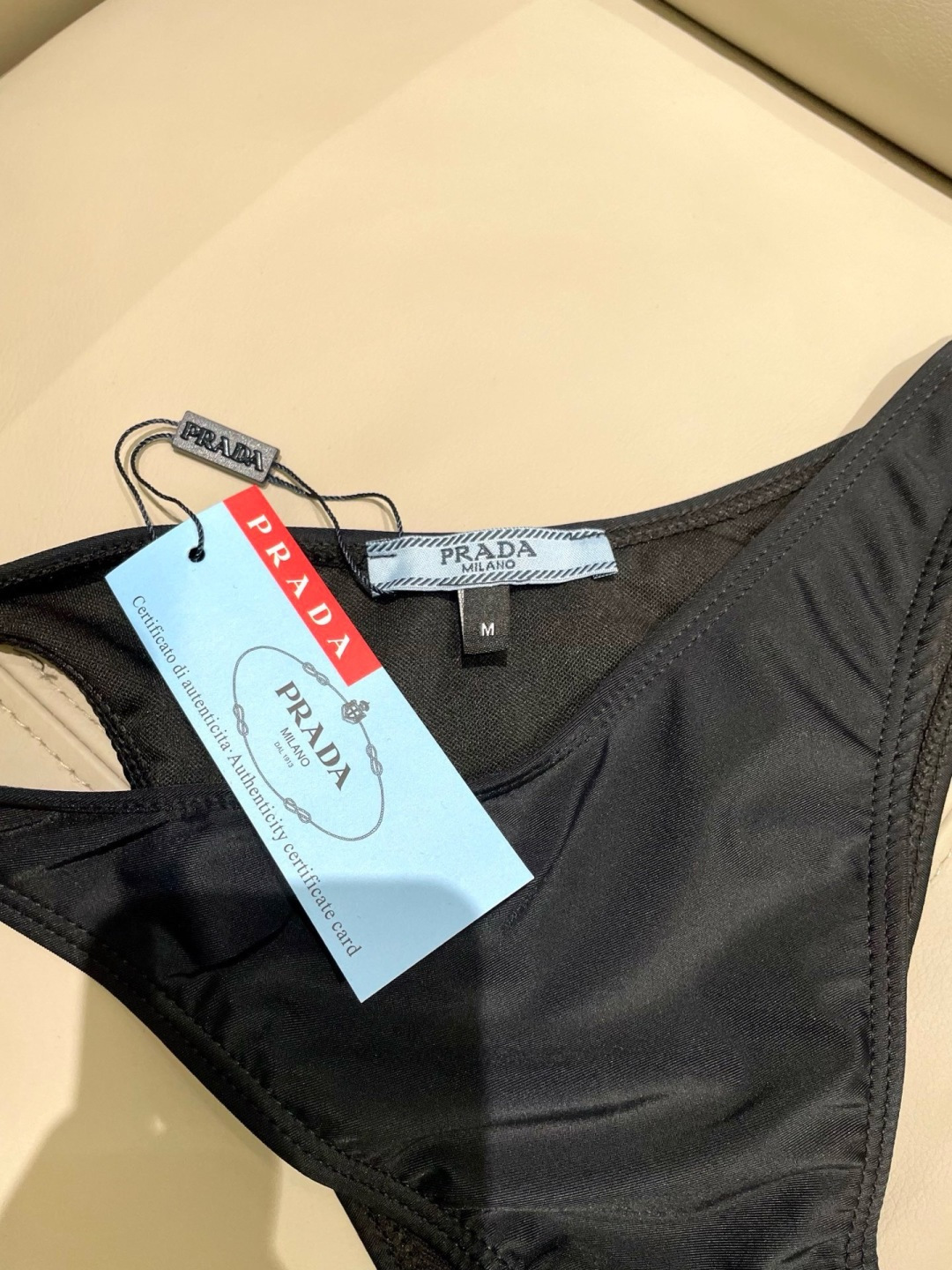 普拉达比基尼😍🥰适合多种场景的游泳衣🏊♀️海边 游泳池 温泉 水上乐园 漂流都可以😌内搭也完全可以 连 普拉达比基尼😍🥰适合多种场景的游泳衣🏊♀️海边 游泳池 温泉 水上乐园 漂流都可以😌内搭也完全可以 连