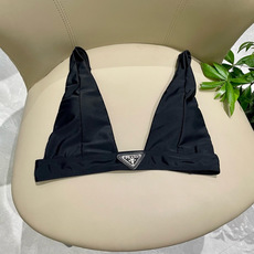 普拉达比基尼😍🥰适合多种场景的游泳衣🏊♀️海边 游泳池 温泉 水上乐园 漂流都可以😌内搭也完全可以 连 普拉达比基尼😍🥰适合多种场景的游泳衣🏊♀️海边 游泳池 温泉 水上乐园 漂流都可以😌内搭也完全可以 连