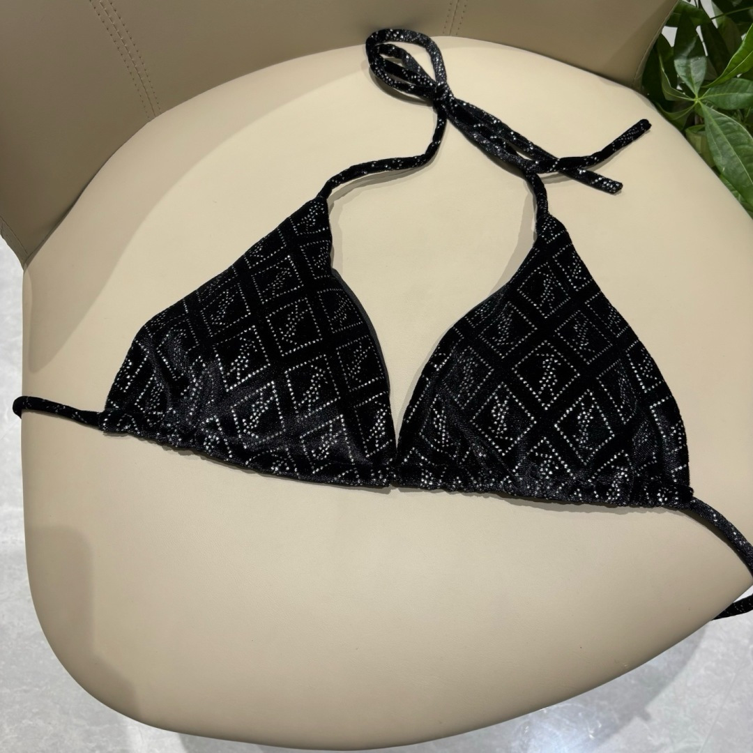 Ysl丝绒分体比基尼三件套😍🥰适合多种场景的游泳衣🏊♀️海边 游泳池 温泉 水上乐园 漂流都可以😌内搭 Ysl丝绒分体比基尼三件套😍🥰适合多种场景的游泳衣🏊♀️海边 游泳池 温泉 水上乐园 漂流都可以😌内搭