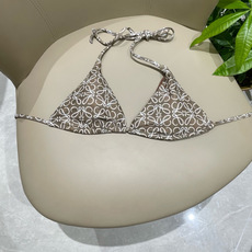 Loewe新款分体😍🥰适合多种场景的游泳衣🏊♀️海边 游泳池 温泉 水上乐园 漂流都可以😌内搭也完全可 Loewe新款分体😍🥰适合多种场景的游泳衣🏊♀️海边 游泳池 温泉 水上乐园 漂流都可以😌内搭也完全可