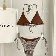 Loewe新款分体😍🥰适合多种场景的游泳衣🏊♀️海边 游泳池 温泉 水上乐园 漂流都可以😌内搭也完全可 Loewe新款分体😍🥰适合多种场景的游泳衣🏊♀️海边 游泳池 温泉 水上乐园 漂流都可以😌内搭也完全可