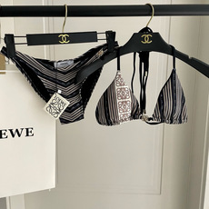 罗意威新款比基尼泳衣 定制对吧版五金 😍🥰适合多种场景的游泳衣🏊♀️海边 游泳池 温泉 水上乐园 漂 罗意威新款比基尼泳衣 定制对吧版五金 😍🥰适合多种场景的游泳衣🏊♀️海边 游泳池 温泉 水上乐园 漂