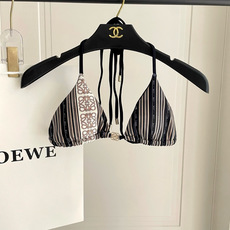 罗意威新款比基尼泳衣 定制对吧版五金 😍🥰适合多种场景的游泳衣🏊♀️海边 游泳池 温泉 水上乐园 漂 罗意威新款比基尼泳衣 定制对吧版五金 😍🥰适合多种场景的游泳衣🏊♀️海边 游泳池 温泉 水上乐园 漂