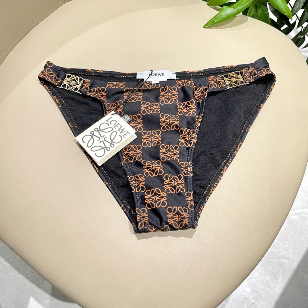 罗意威新款比基尼泳衣 定制对吧版五金 😍🥰适合多种场景的游泳衣🏊♀️海边 游泳池 温泉 水上乐园 漂 罗意威新款比基尼泳衣 定制对吧版五金 😍🥰适合多种场景的游泳衣🏊♀️海边 游泳池 温泉 水上乐园 漂